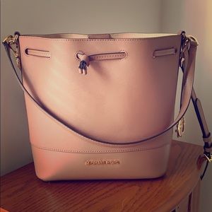 Michael Kors crossbody bucket bag.